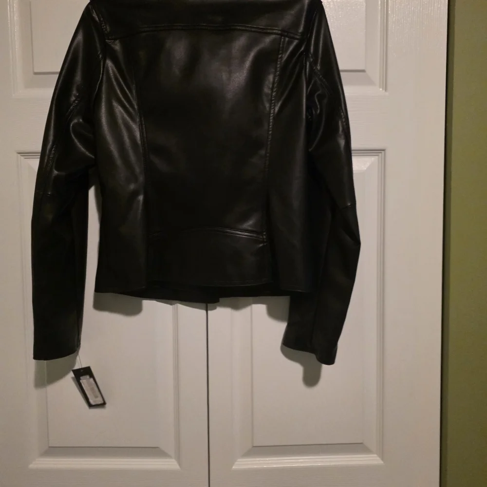 NWT- Kennneth Cole Faux Leather Women's Black Jacket - Picture 6 of 8